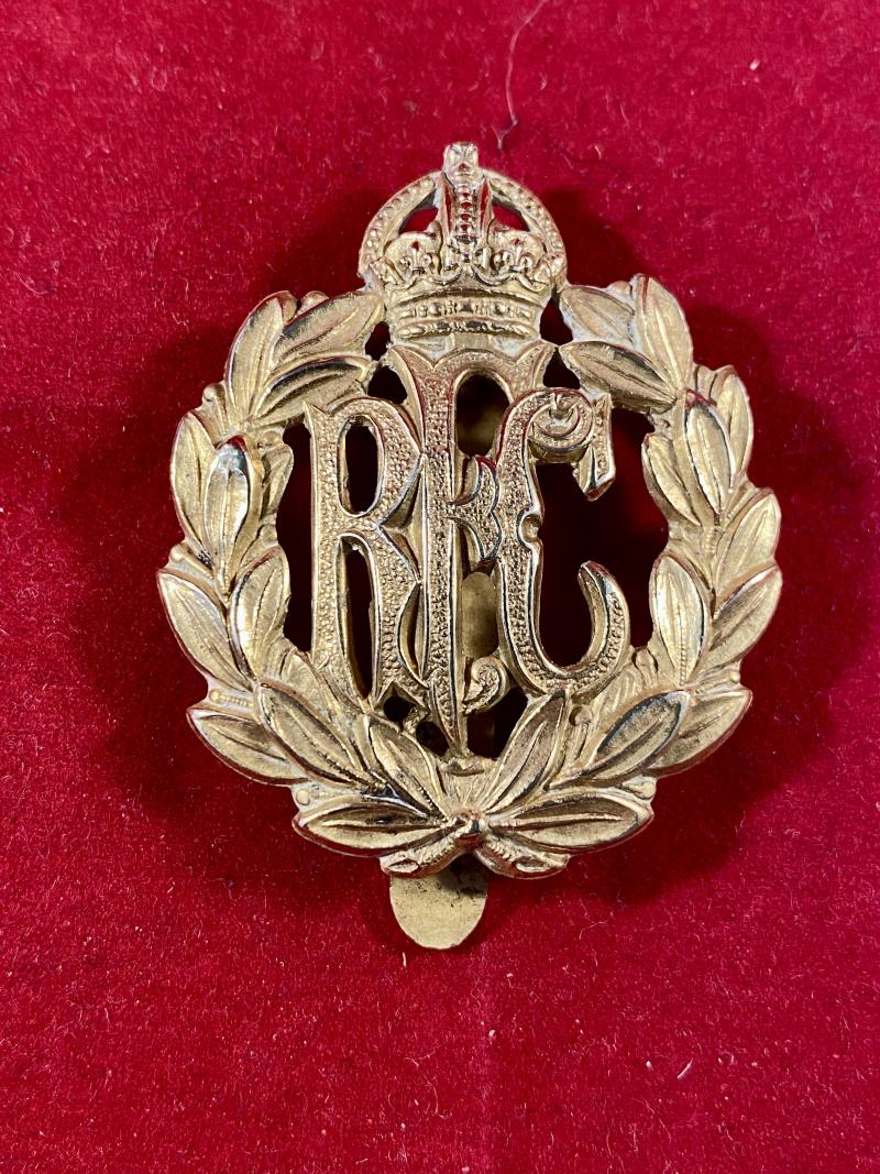 Near Mint WW1 British Royal Flying Corps (RFC) Slider Cap Badge