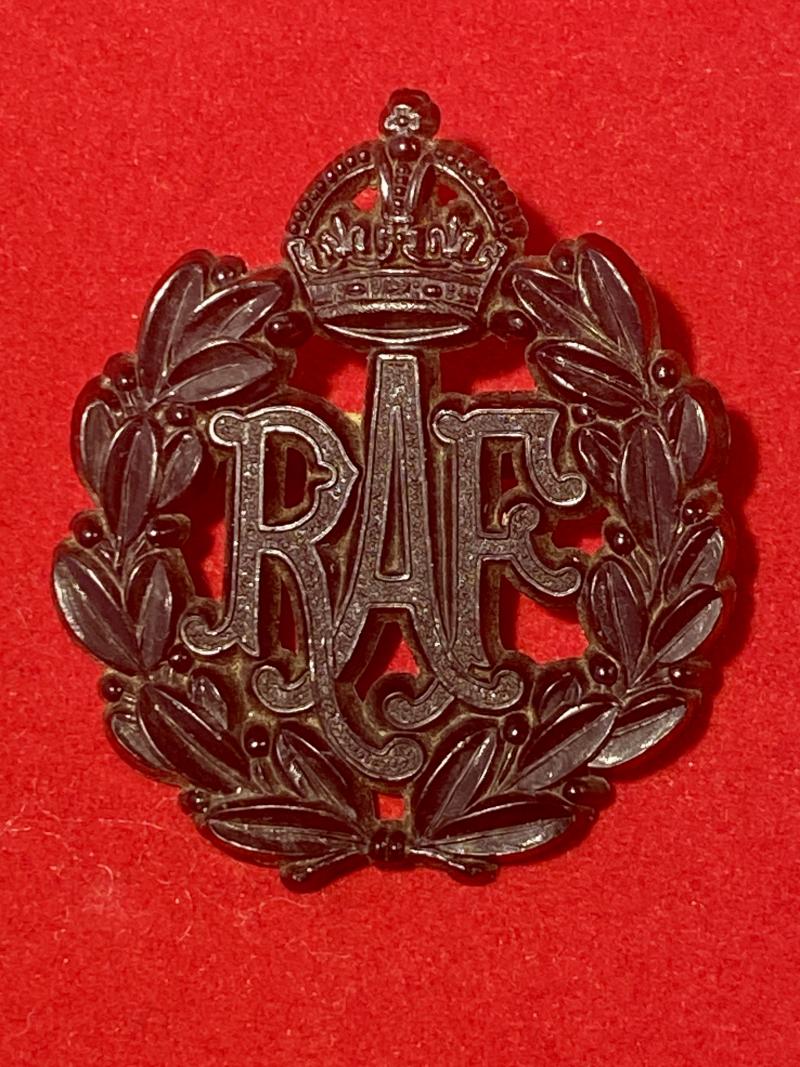 Original Near Mint WW2 Royal Air Force Plastic Economy Cap Badge