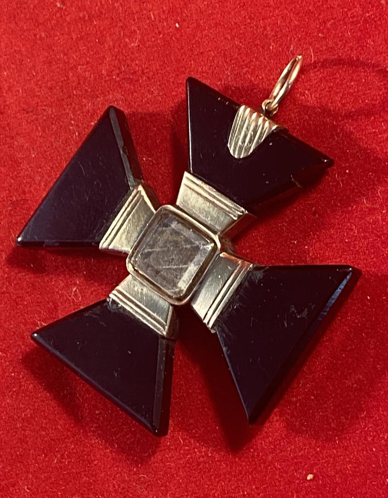 Rare Georgian Period Gold and Whitby Jet Maltese Cross Pendant c1830