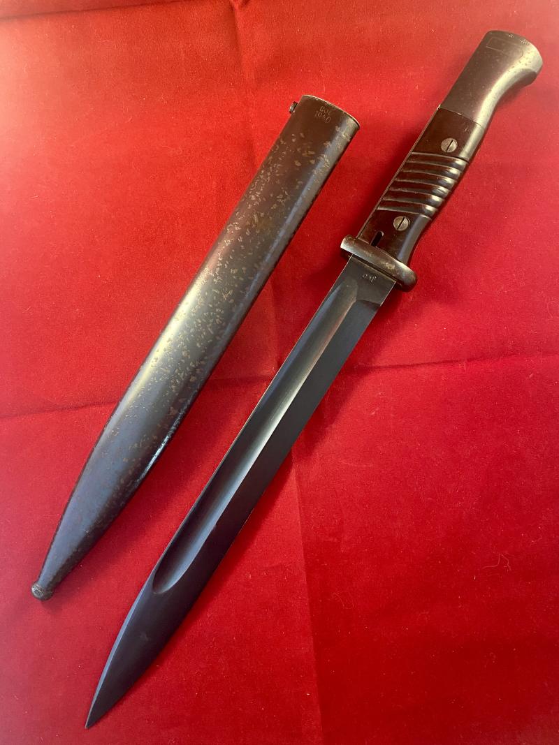 Fine WW2 German K-98 or M1884-98 III Bayonet by Carl Eickhorn with Bakelite Grip and Matching S/No. 1000 dated 1940