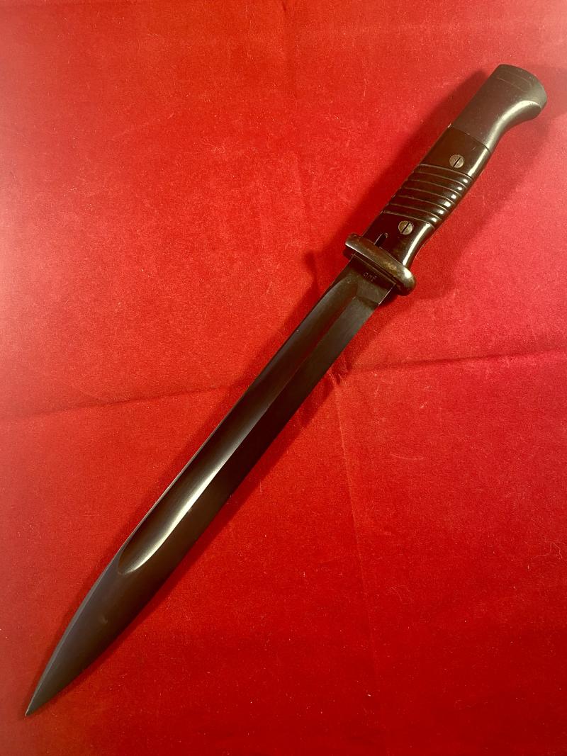 Fine WW2 German K-98 or M1884-98 III Bayonet by Carl Eickhorn with Bakelite Grip and Matching S/No. 1000 dated 1940