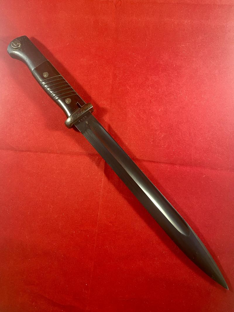 Fine WW2 German K-98 or M1884-98 III Bayonet by Carl Eickhorn with Bakelite Grip and Matching S/No. 1000 dated 1940