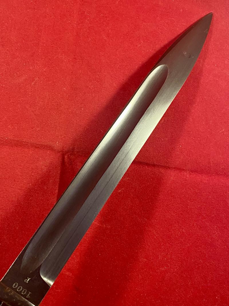 Fine WW2 German K-98 or M1884-98 III Bayonet by Carl Eickhorn with Bakelite Grip and Matching S/No. 1000 dated 1940
