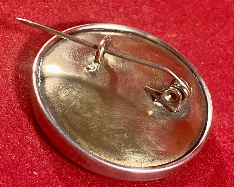 WW1 The Kings Royal Rifles Silver Rimmed, Gilt Brass, Enamel and Mother of Pearl Sweetheart Brooch