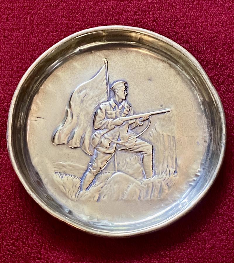 WW1 Patriotic Brass Pin or Coin Tray Depicting a Soldier with Rifle and a Flag
