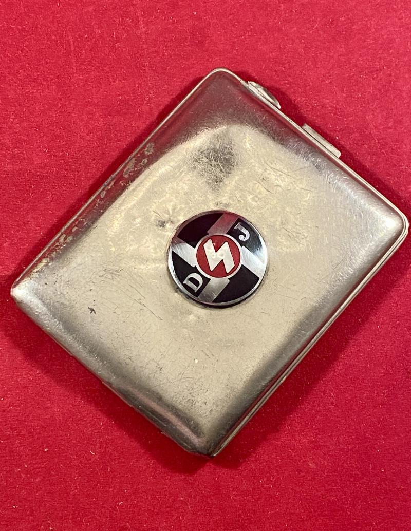 WW2 German Cigarette Case fitted with a WW2 Deutsches Jungvolk DJ Membership Badge