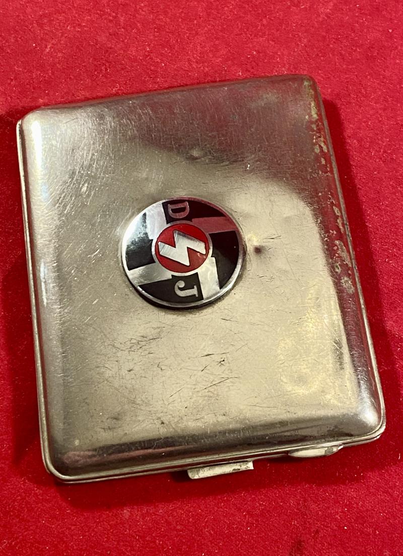 WW2 German Cigarette Case fitted with a WW2 Deutsches Jungvolk DJ Membership Badge