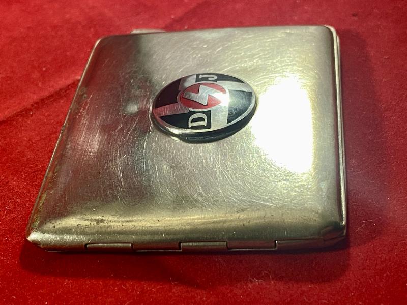 WW2 German Cigarette Case fitted with a WW2 Deutsches Jungvolk DJ Membership Badge