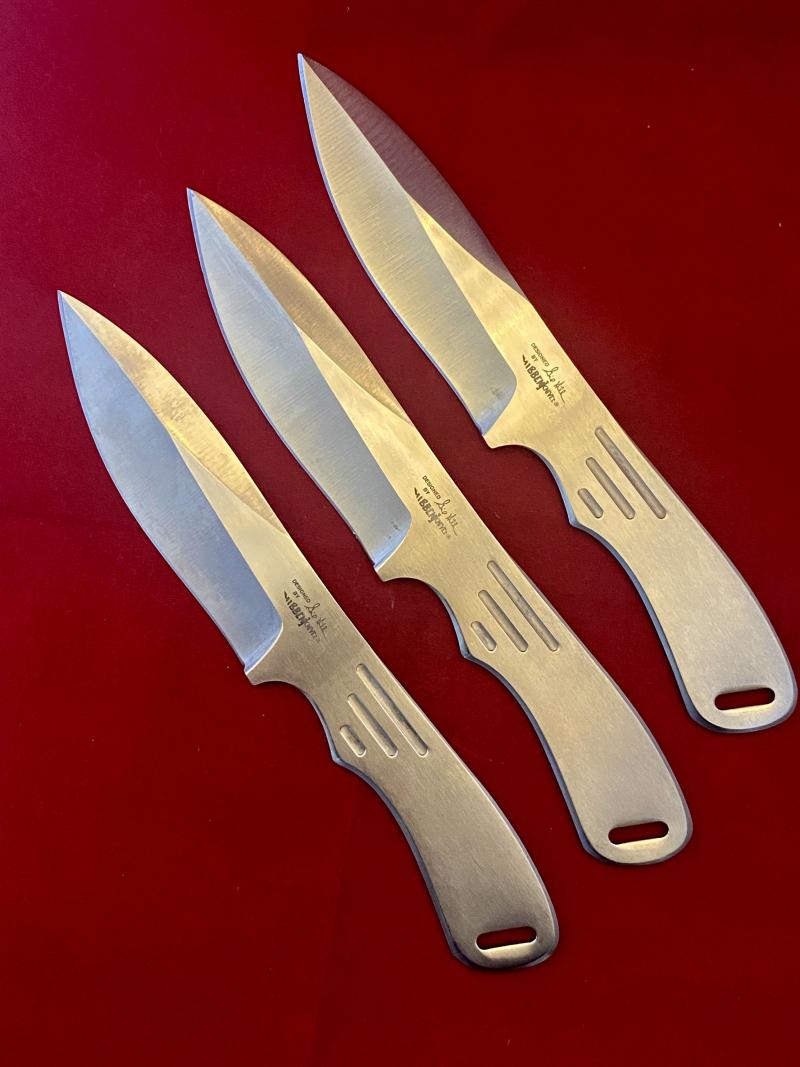 Mint Set of Three Gil Hibben Designed 8.6” Stainless Steel Throwing Knifes with Nylon Belt Sheath by United Cutlery, c2000