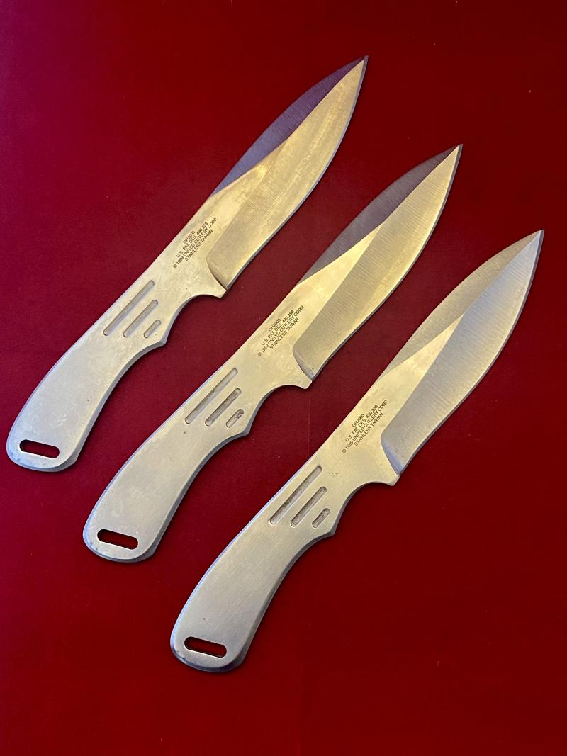 Mint Set of Three Gil Hibben Designed 8.6” Stainless Steel Throwing Knifes with Nylon Belt Sheath by United Cutlery, c2000