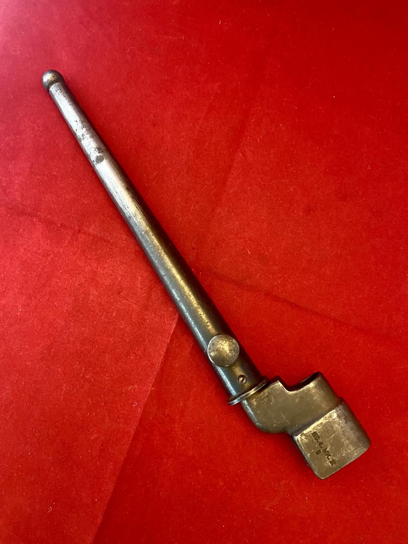 WW2 British Army No.4 Mk. II Spike Bayonet by the Savage Stevens Co. USA with a Metal Scabbard