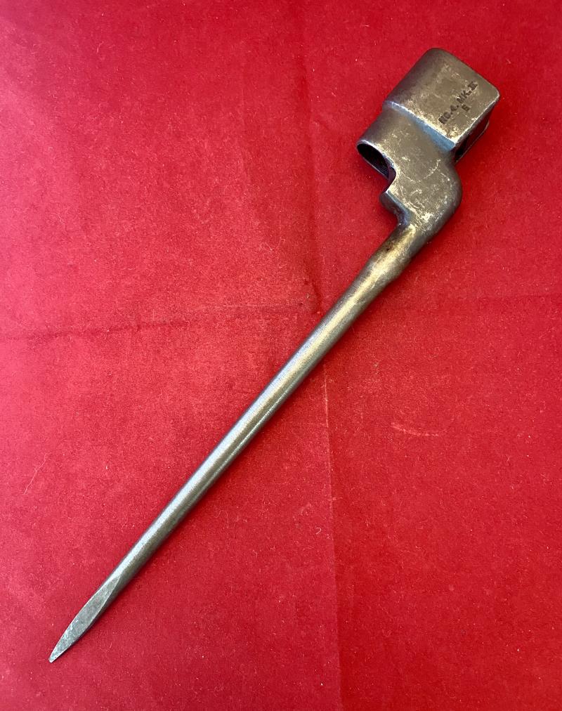 WW2 British Army No.4 Mk. II Spike Bayonet by the Savage Stevens Co. USA with a Metal Scabbard