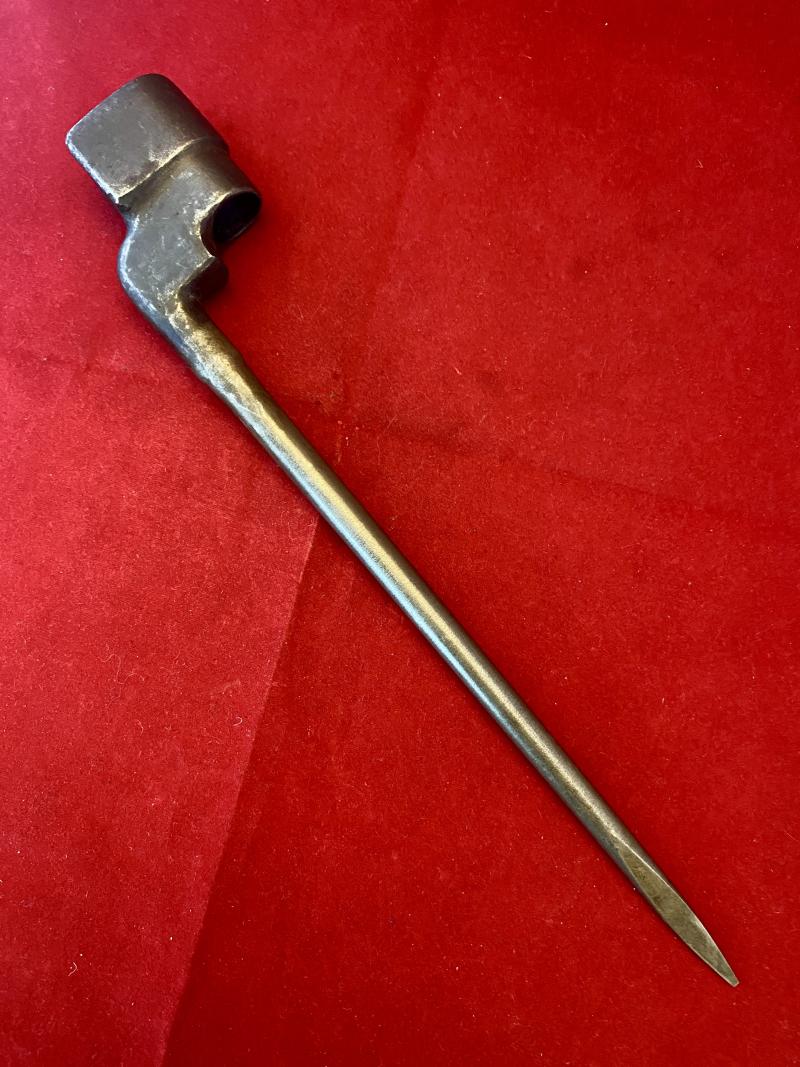 WW2 British Army No.4 Mk. II Spike Bayonet by the Savage Stevens Co. USA with a Metal Scabbard