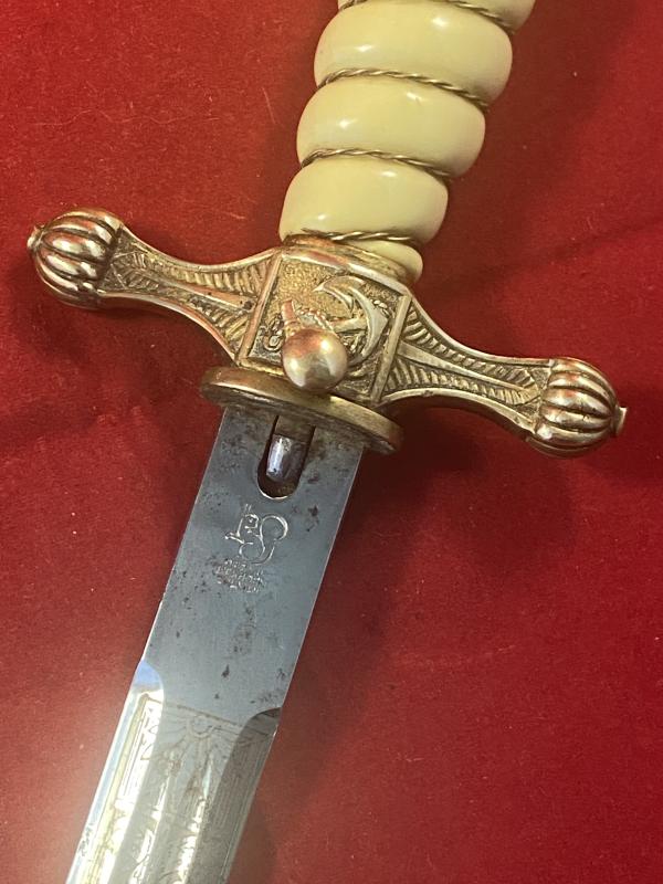 Fine WW2 German Navy Officers Kriegsmarine Dagger by Carl Eickhorn with Etched Blade c1941