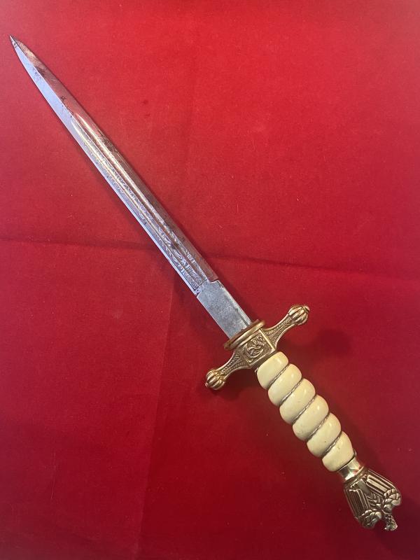 Scarce WW2 German Navy Officers Kriegsmarine Dagger by PUMA with Etched Blade