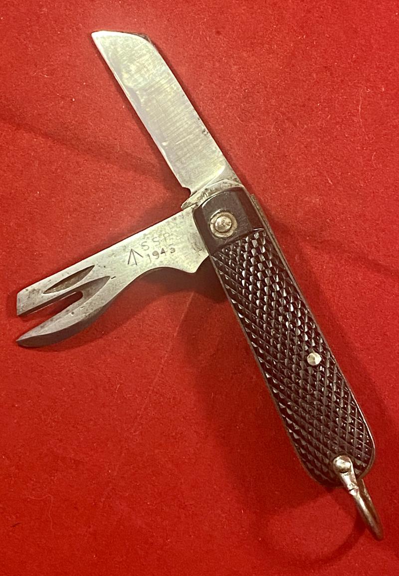 WW2 British Army Two-Piece Clasp or Jack Knife by Sheffield Steel Products (S.S.P.) dated 1943