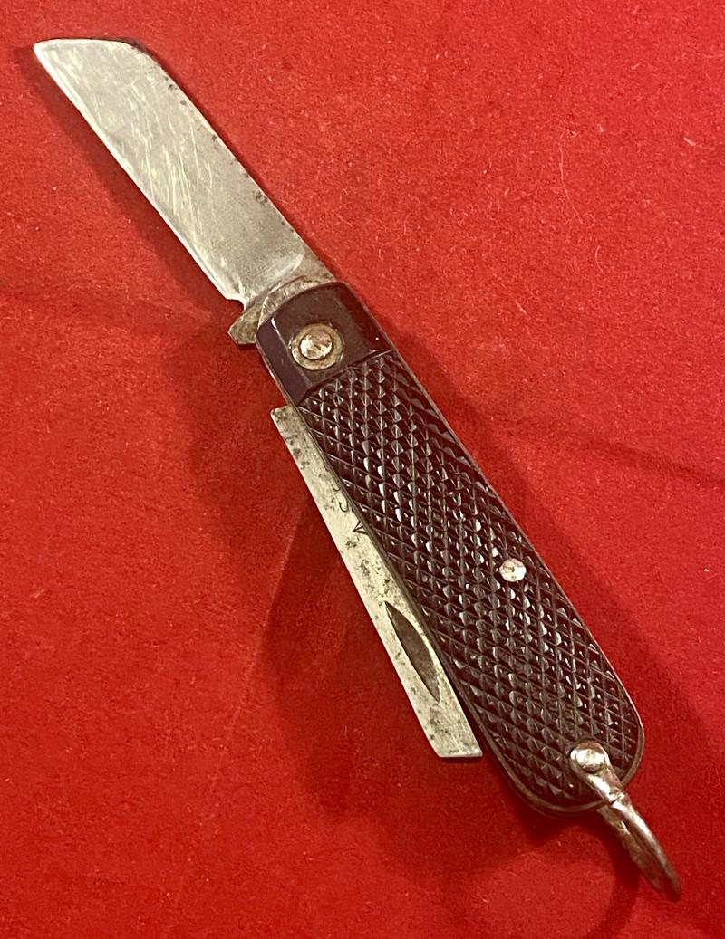 WW2 British Army Two-Piece Clasp or Jack Knife by Sheffield Steel Products (S.S.P.) dated 1943