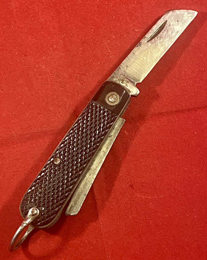 WW2 British Army Two-Piece Clasp or Jack Knife by Sheffield Steel Products (S.S.P.) dated 1943