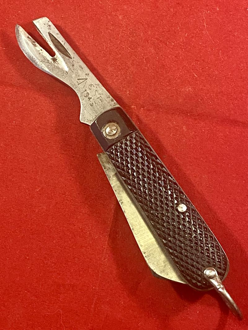 WW2 British Army Two-Piece Clasp or Jack Knife by Sheffield Steel Products (S.S.P.) dated 1943