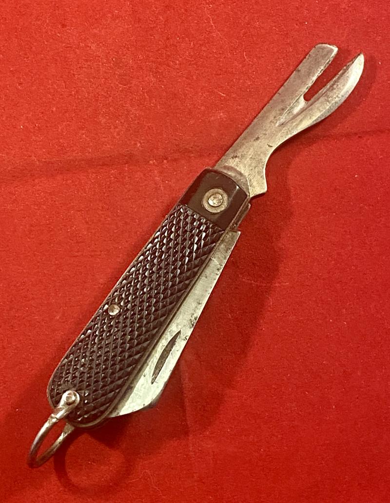 WW2 British Army Two-Piece Clasp or Jack Knife by Sheffield Steel Products (S.S.P.) dated 1943