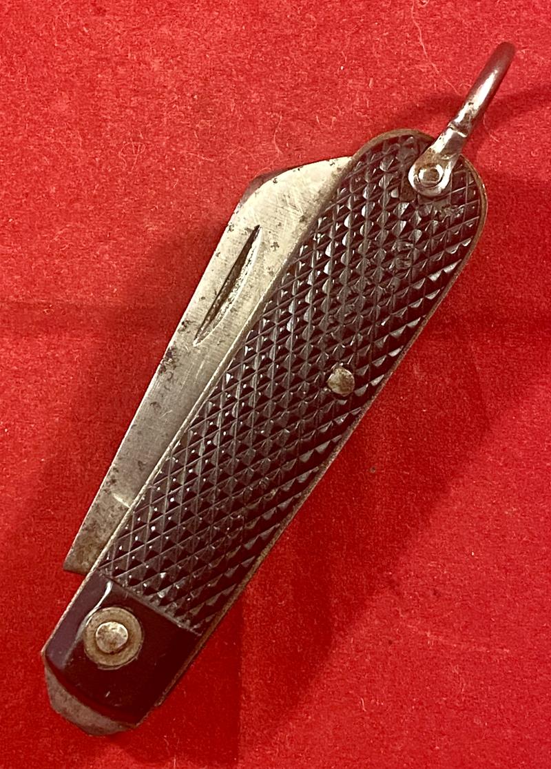 WW2 British Army Two-Piece Clasp or Jack Knife by Sheffield Steel Products (S.S.P.) dated 1943