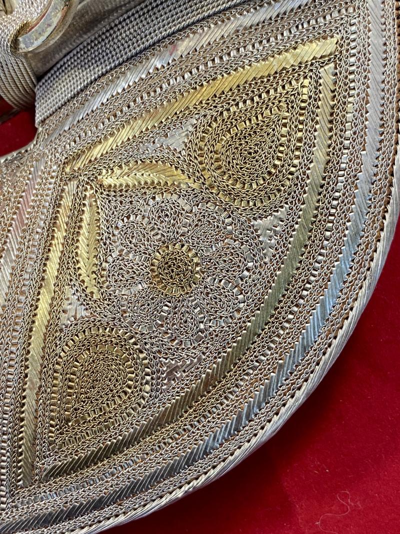 Stunning Oman Arabic Khanjar Dagger with Fine Silver and Gold-Plated Filigree Work and a Piqué Handle