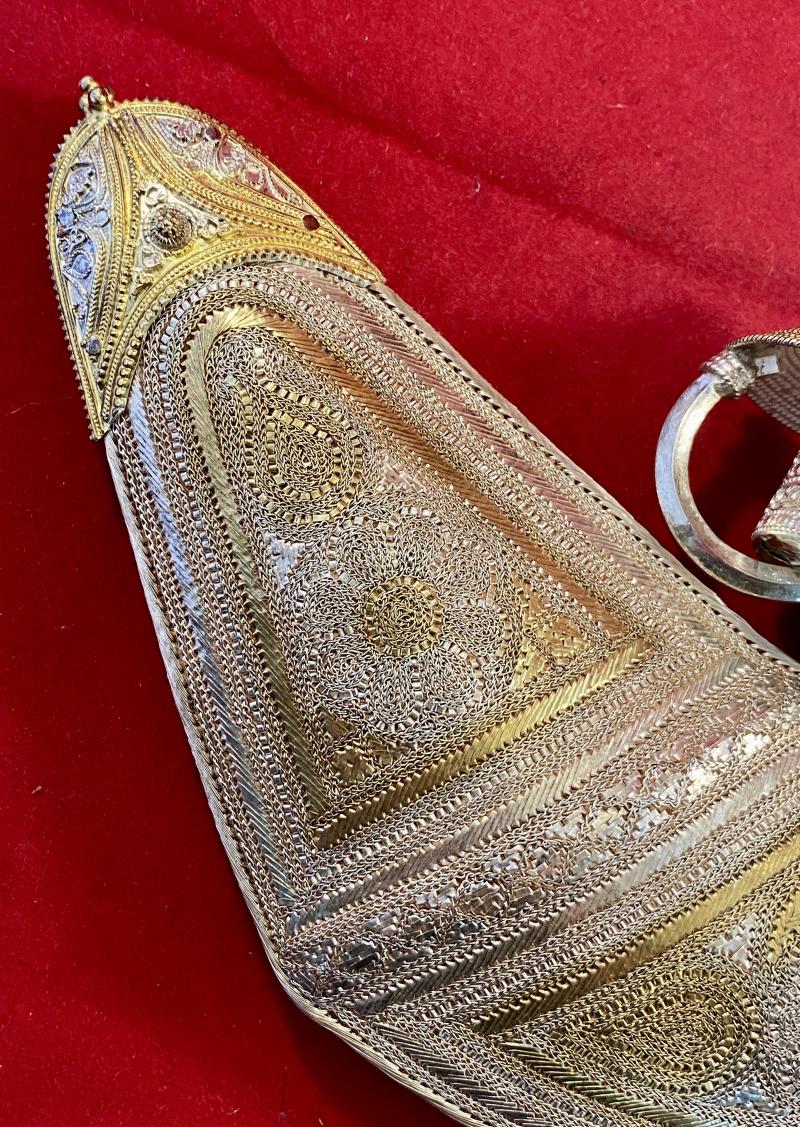 Stunning Oman Arabic Khanjar Dagger with Fine Silver and Gold-Plated Filigree Work and a Piqué Handle