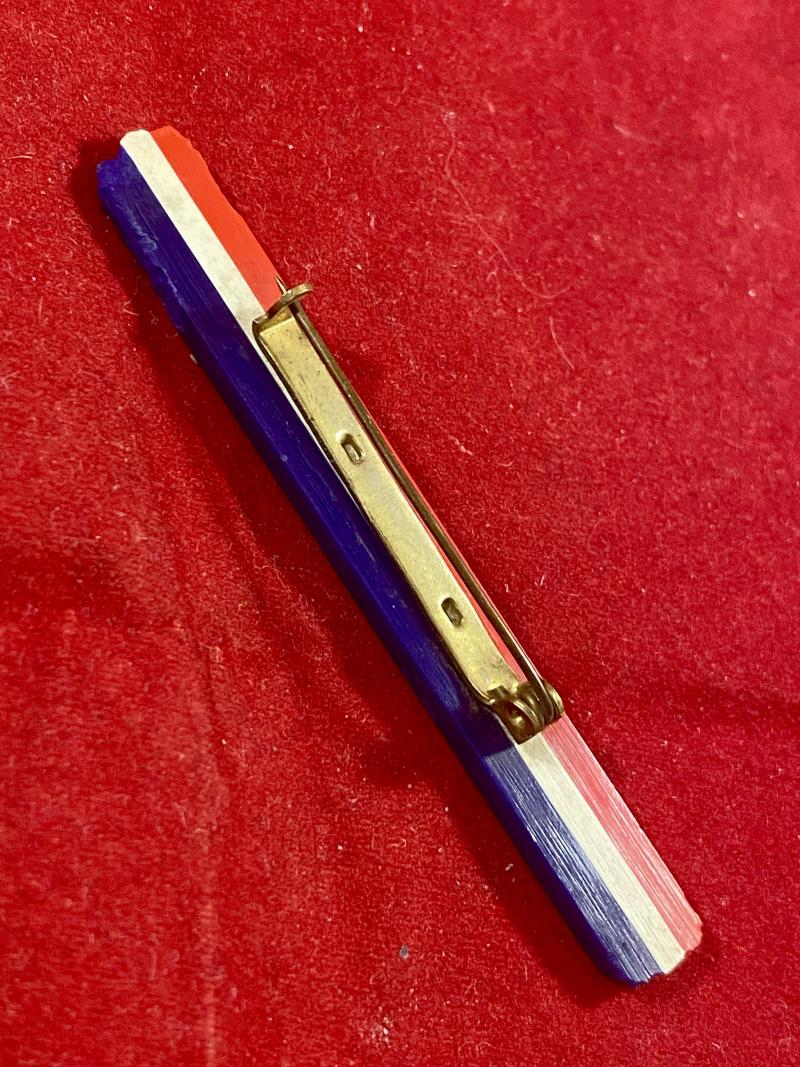 Unusual WW2 Laminated Celluloid Tricoloured Patriotic Bar Brooch c1940