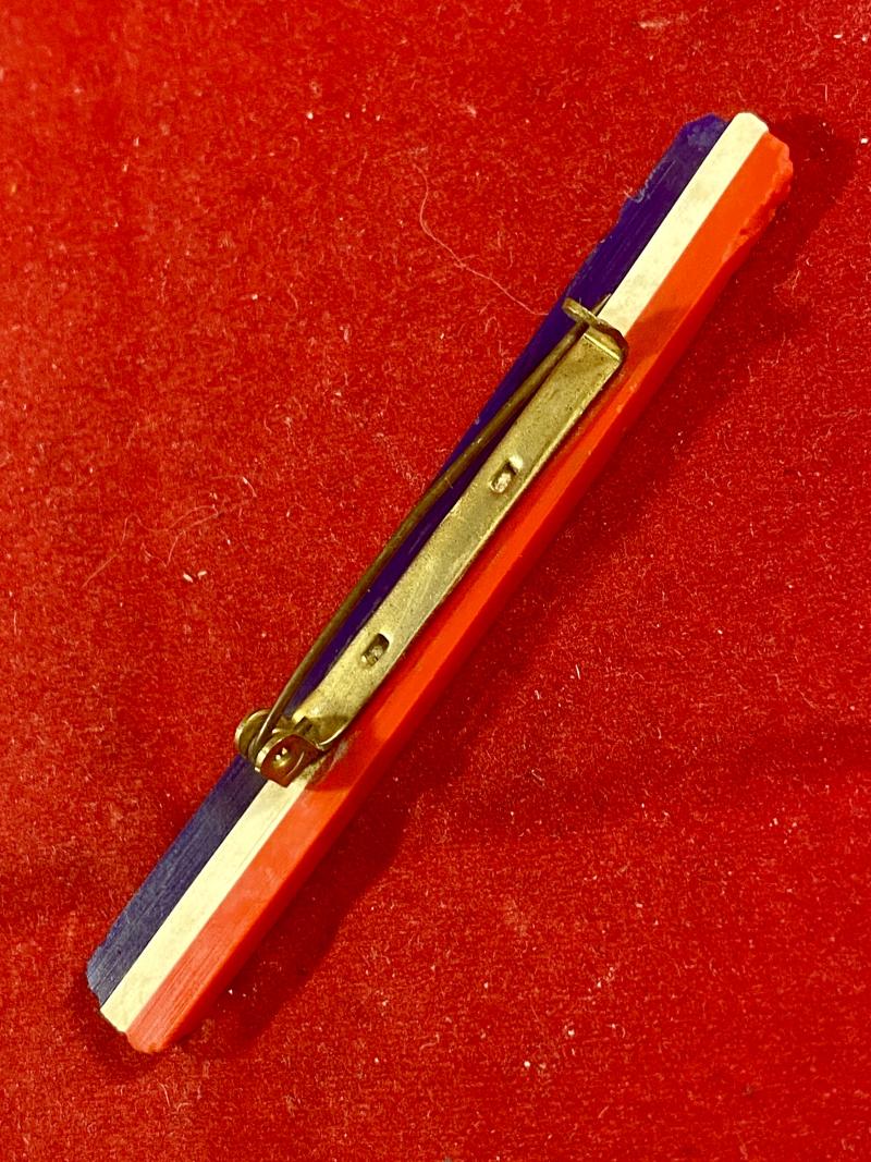 Unusual WW2 Laminated Celluloid Tricoloured Patriotic Bar Brooch c1940
