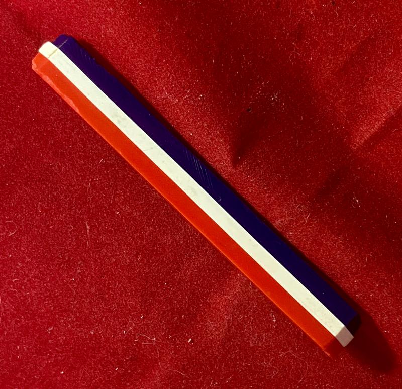 Unusual WW2 Laminated Celluloid Tricoloured Patriotic Bar Brooch c1940