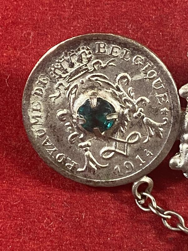 WW1 Belgium Trench Art Sweetheart 1914 Coin Brooch with green and Red Paste Stones