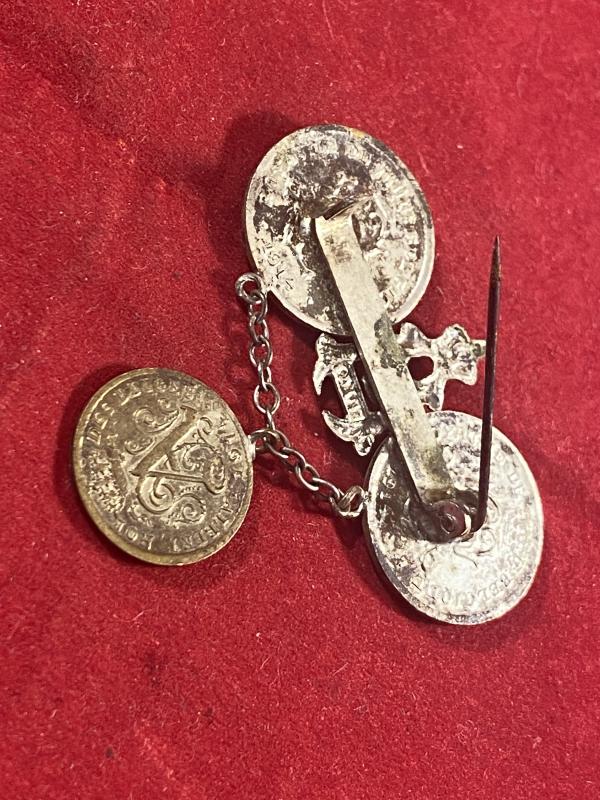 WW1 Belgium Trench Art Sweetheart 1914 Coin Brooch with green and Red Paste Stones