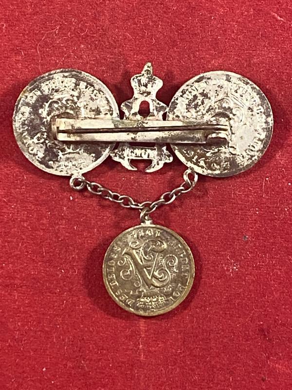 WW1 Belgium Trench Art Sweetheart 1914 Coin Brooch with green and Red Paste Stones