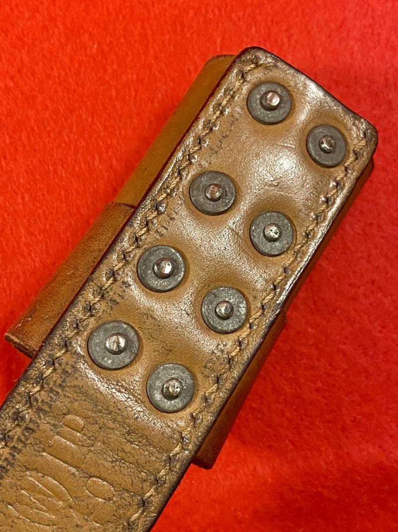 Fine British WW2 P39 Home Guard Brown Leather Bayonet Frog by CS(W) Ltd dated 1940