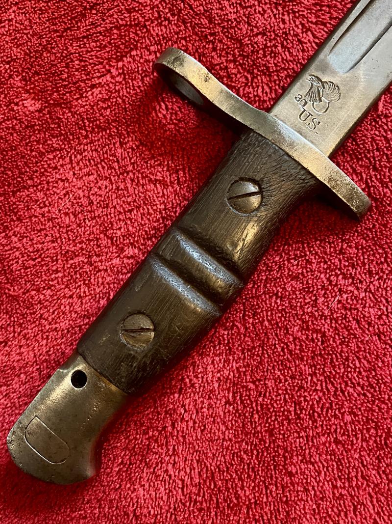 WW1 US Remington M1917 Bayonet dated 1917 with Maxim Green Leather Scabbard by Jewell 1918