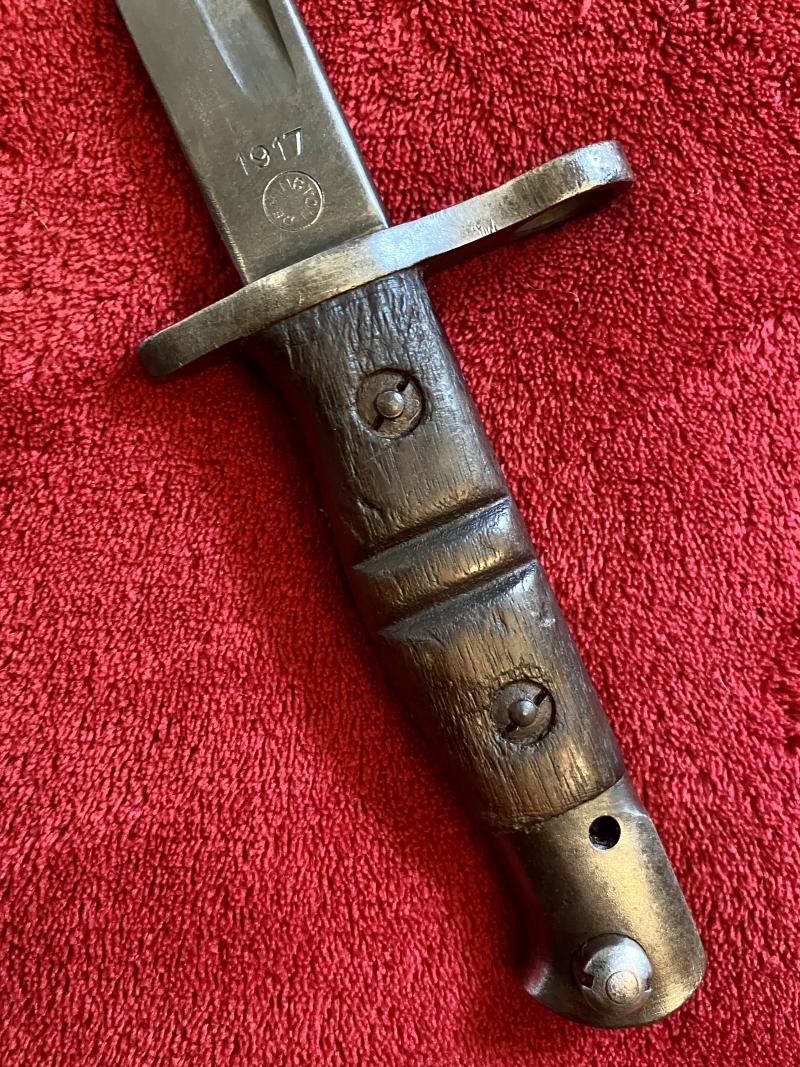 WW1 US Remington M1917 Bayonet dated 1917 with Maxim Green Leather Scabbard by Jewell 1918