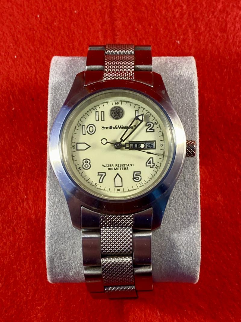 Vintage Cased Smith & Wesson Stainless Steel Quartz Wristwatch with Cream Dial and Original Case